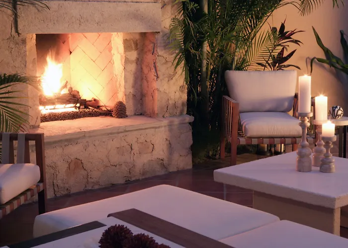 Hacienda Club & Residences