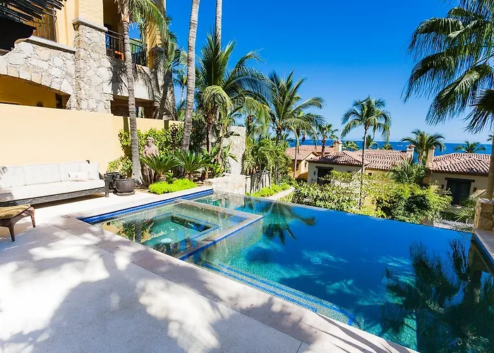 Hacienda Club & Residences