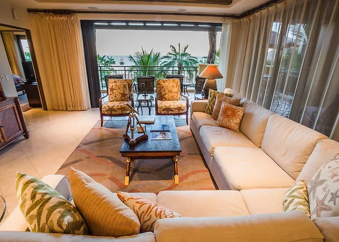 Hacienda Club & Residences